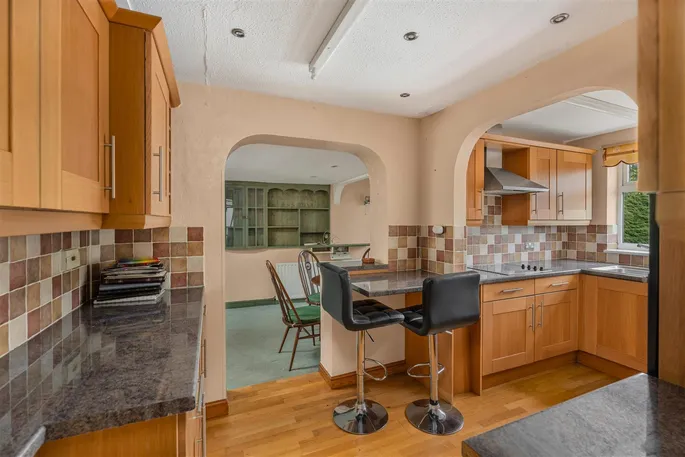 Property carousel image 3