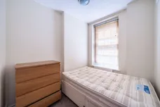 Vicarage Crescent London SW11 photo 2