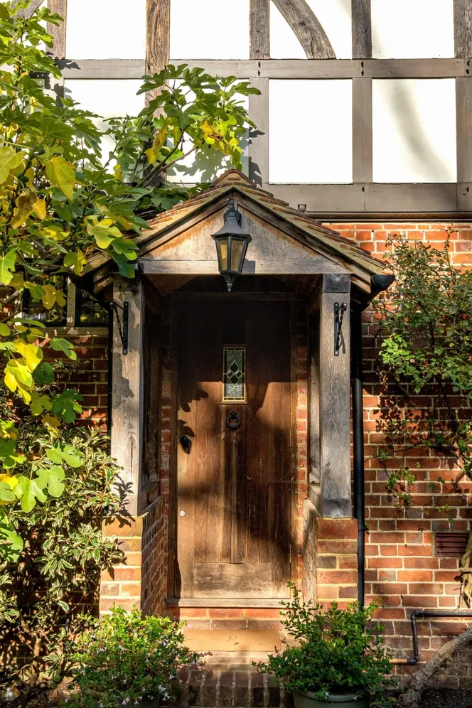 Petworth Road Chiddingfold GU8 photo 4