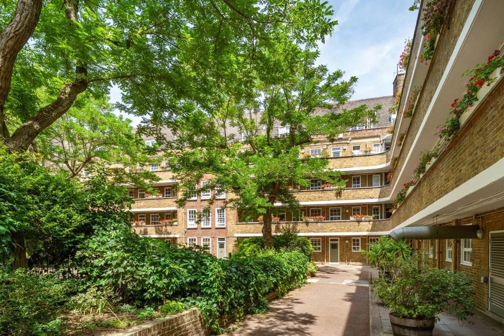 Vicarage Crescent London SW11 photo 4