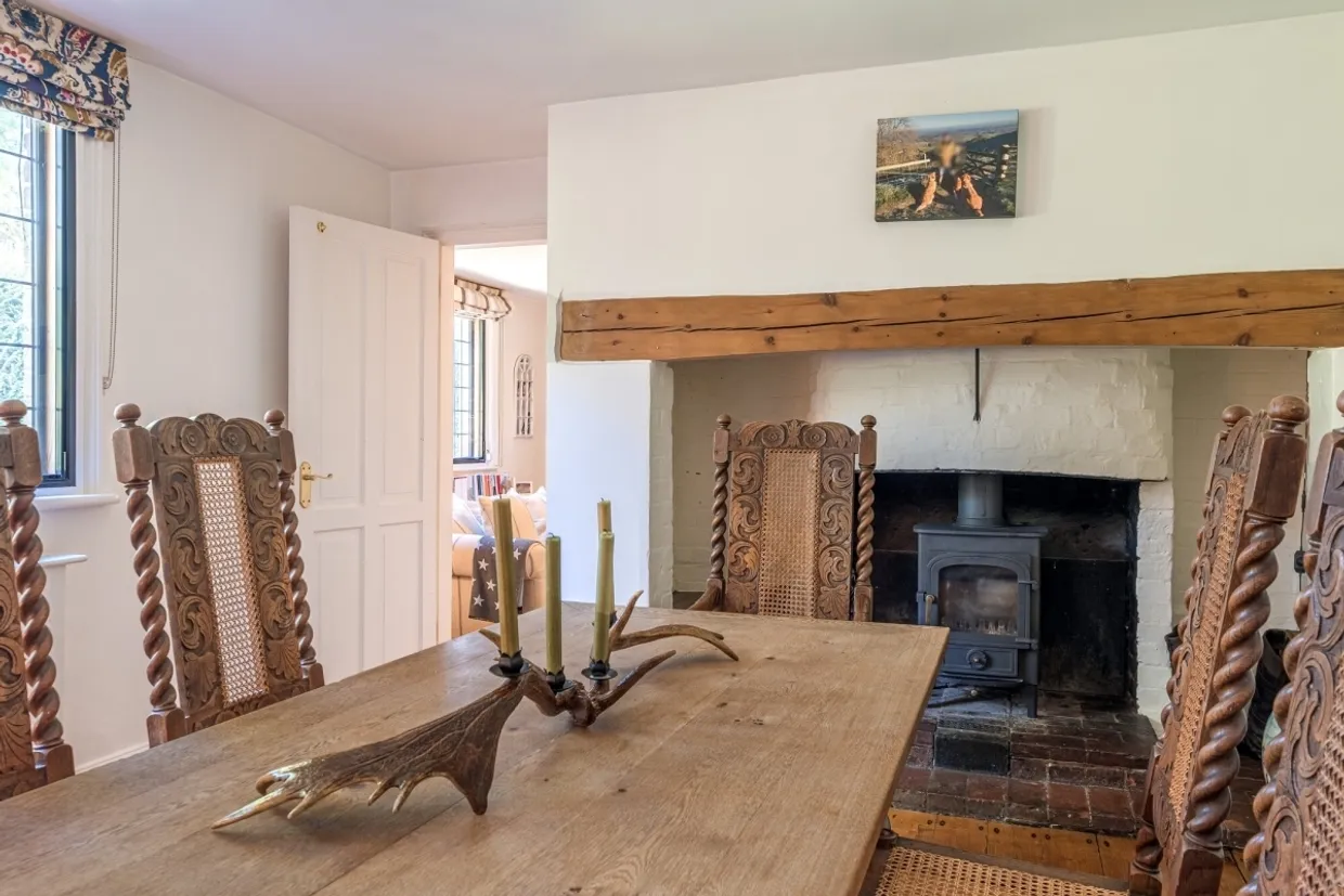 Petworth Road Chiddingfold GU8 photo 5