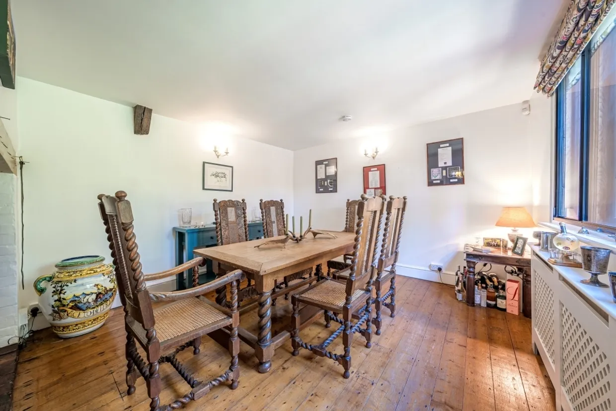 Petworth Road Chiddingfold GU8 photo 6