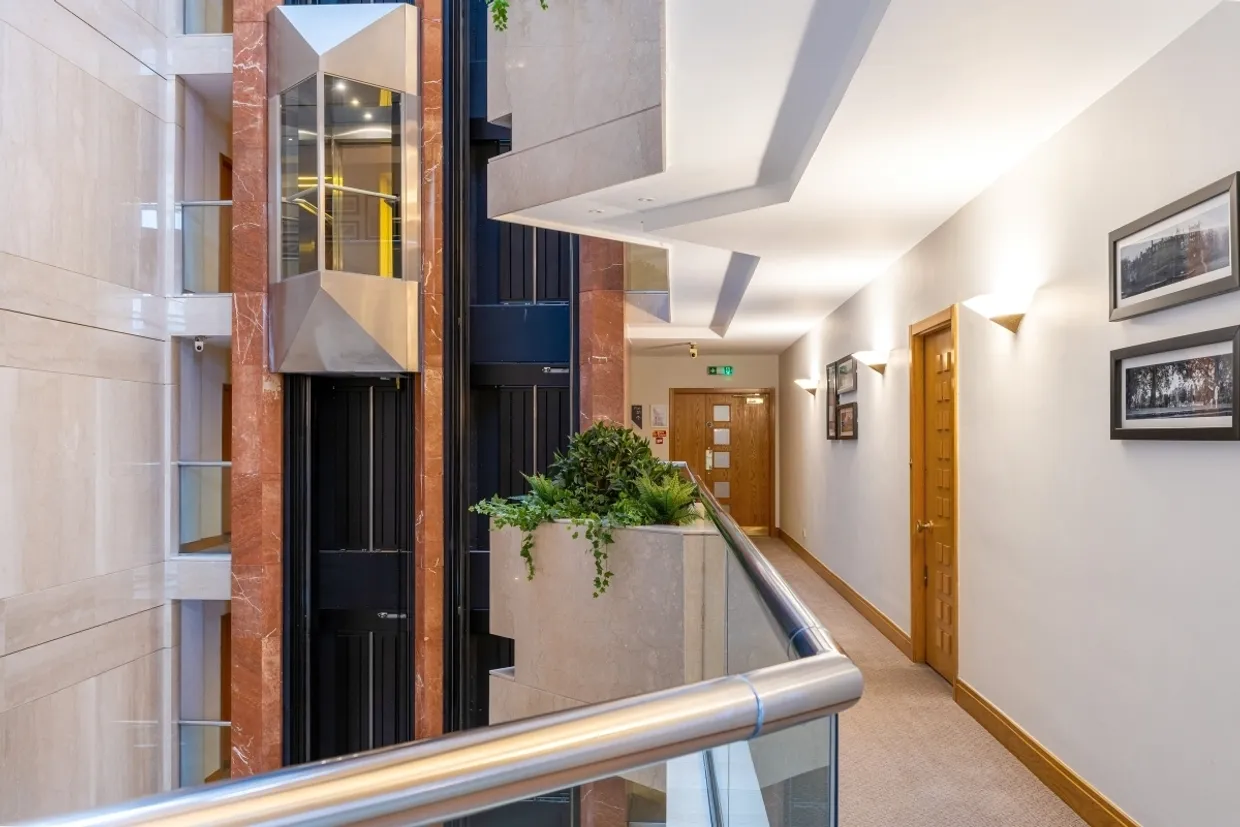 Anhalt Road, SW11 photo 24