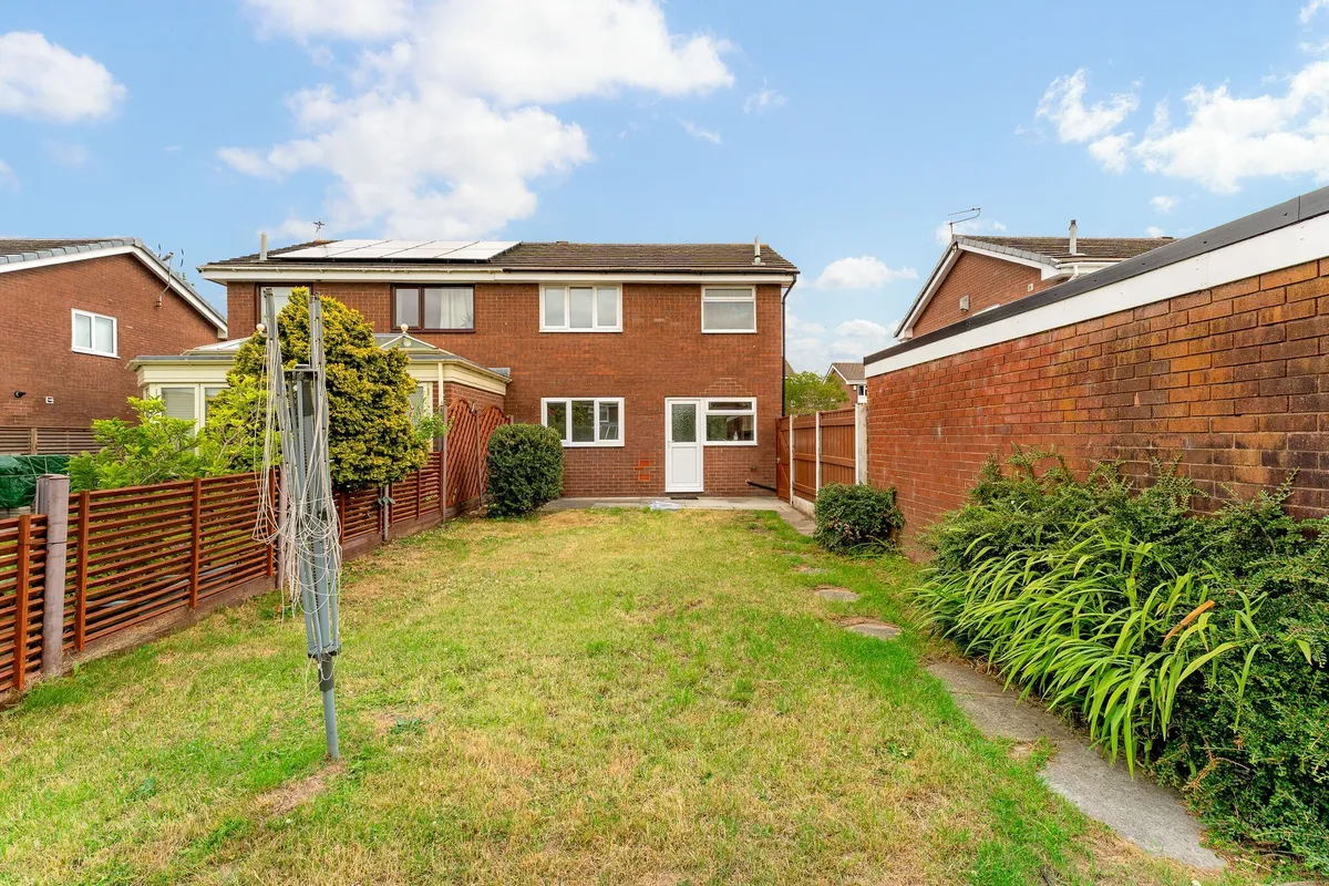 Braithwaite Close, Beechwood, WA7