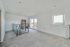 Metropolitan Station Approach, Watford, WD18 photo 9