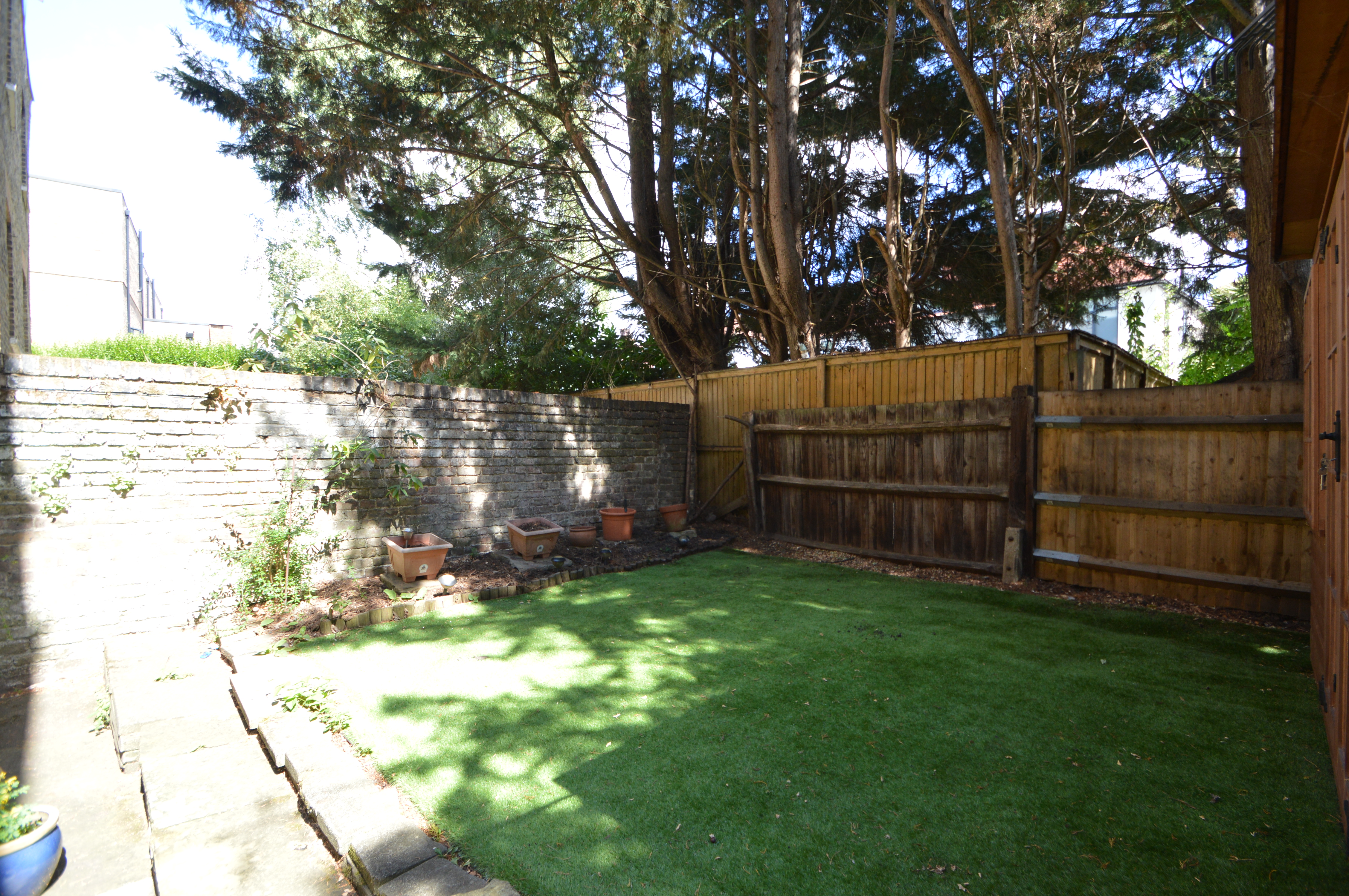 St Andrews Square, Surbiton Image 11