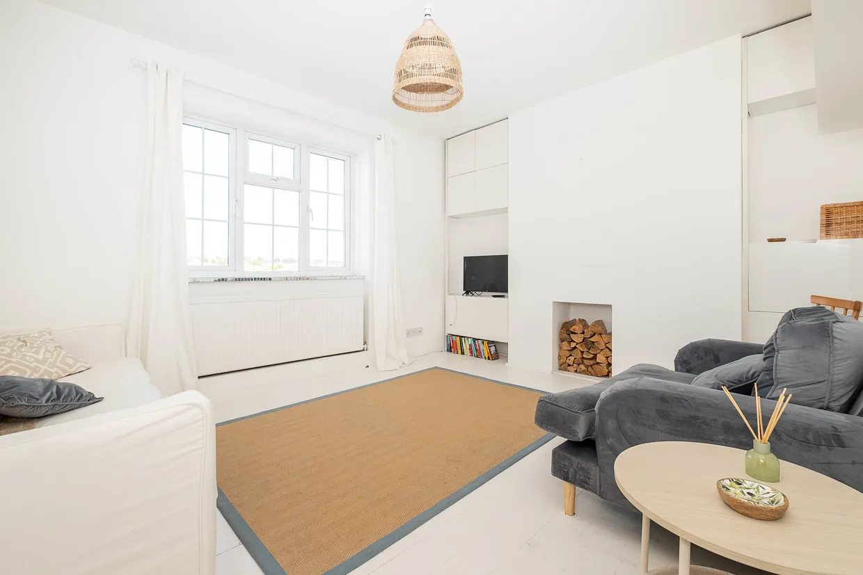 Merton Road, London, SW18 photo 2