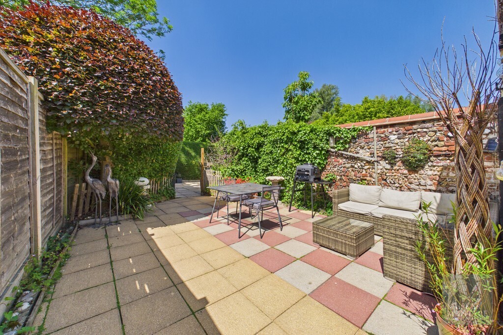 Bridge Street, Loddon Image 4