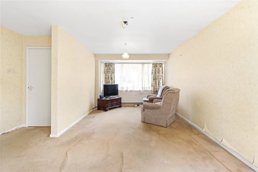 Property carousel item 4