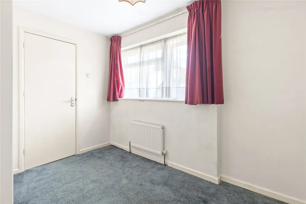 Property carousel item 12