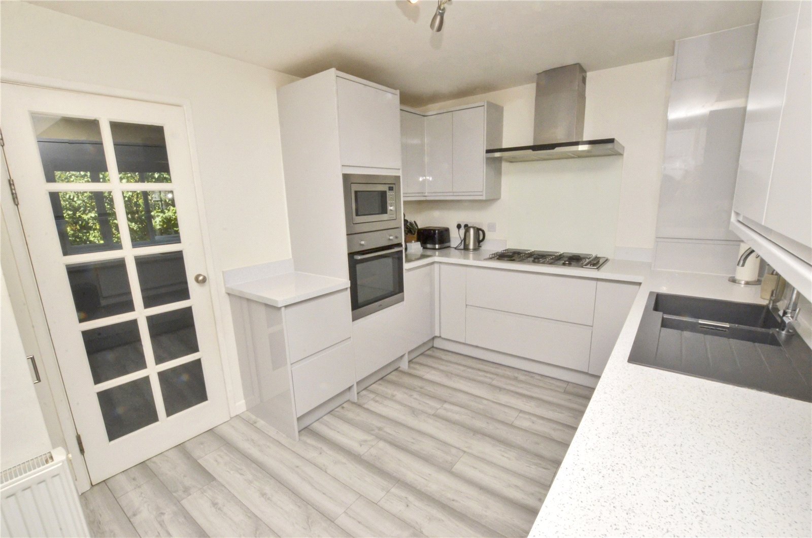 Bay Close, Three Legged Cross, Wimborne, Dorset, BH21 Image 5