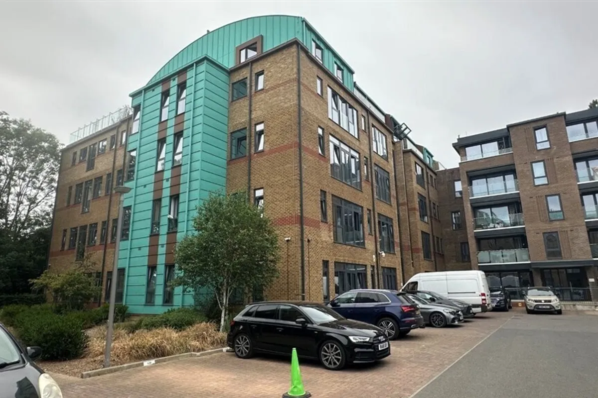 Brindley Place, UXBRIDGE