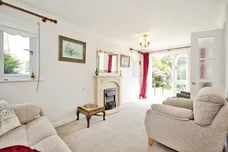 Somerton Road, Street