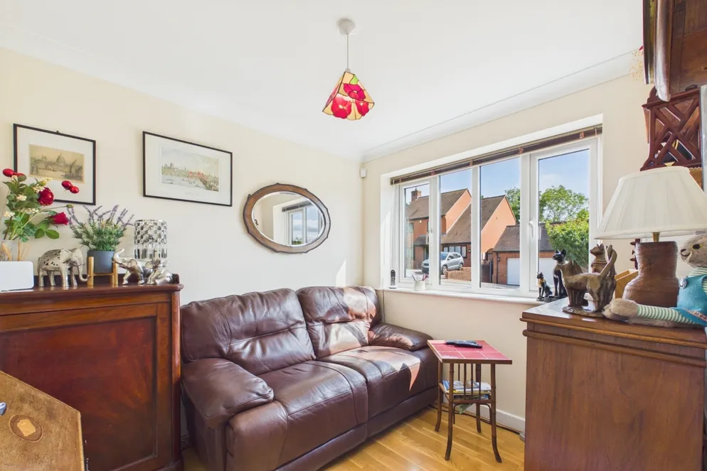 Property carousel item 4