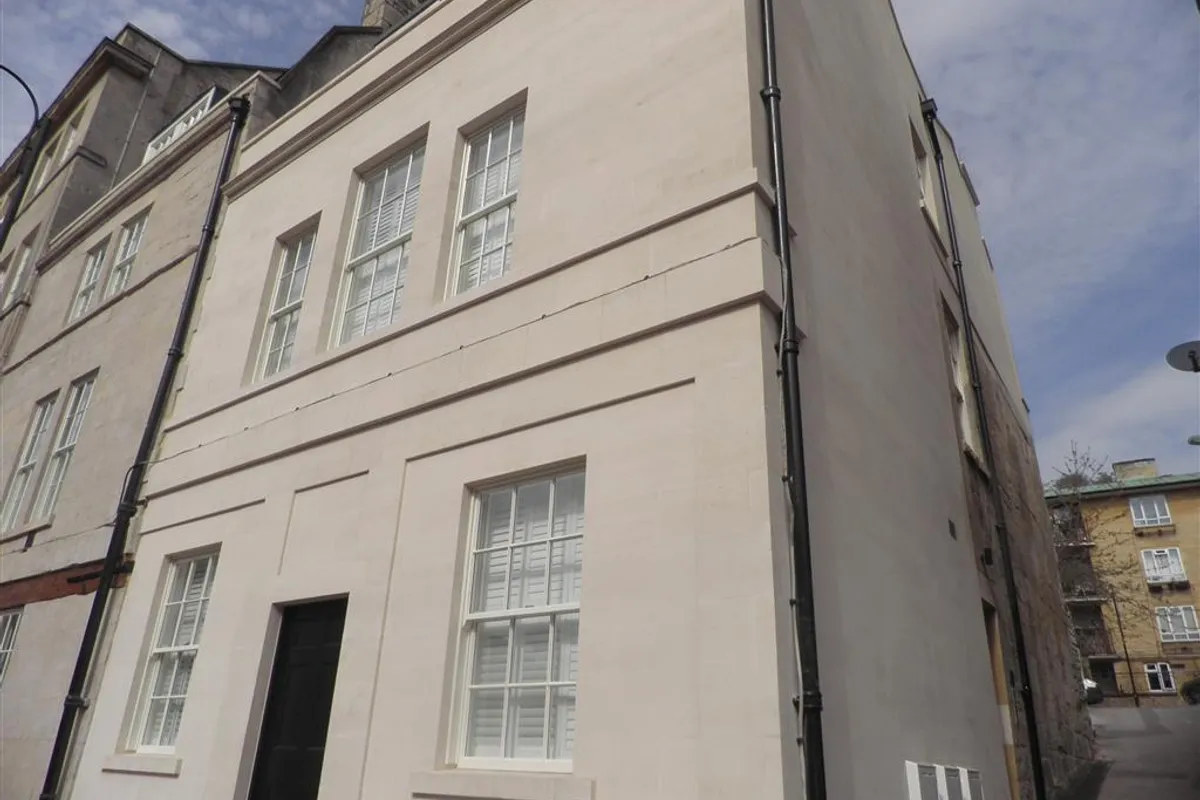 Long Acre, BATH