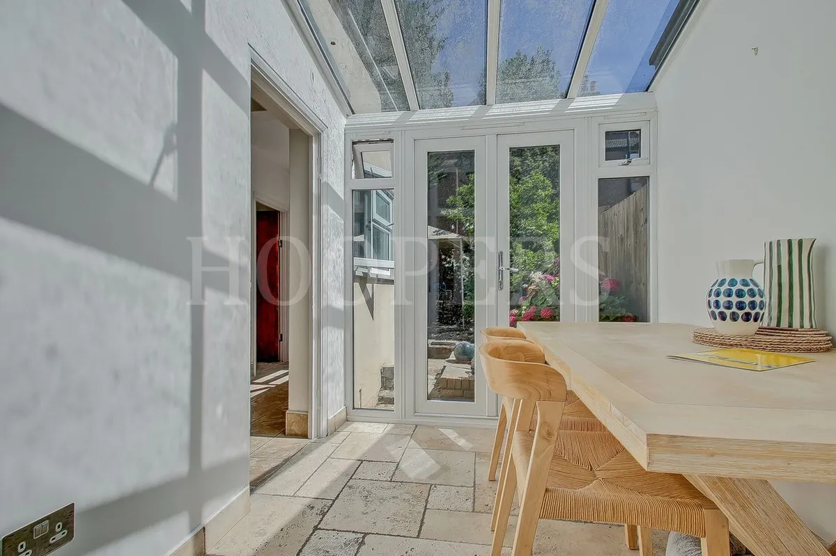 Lansdowne Grove, London, NW10