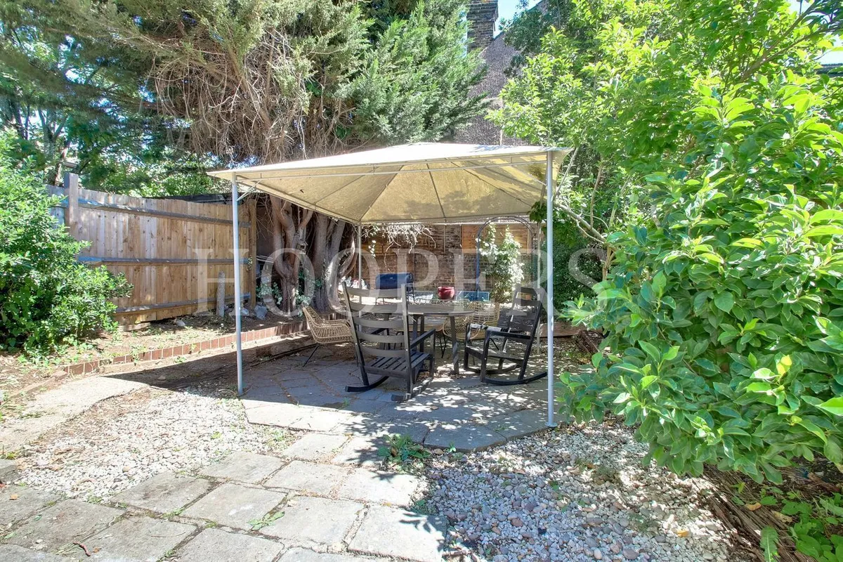Lansdowne Grove, London, NW10