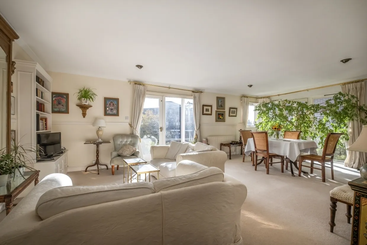 Warwick Drive London SW15 photo 1