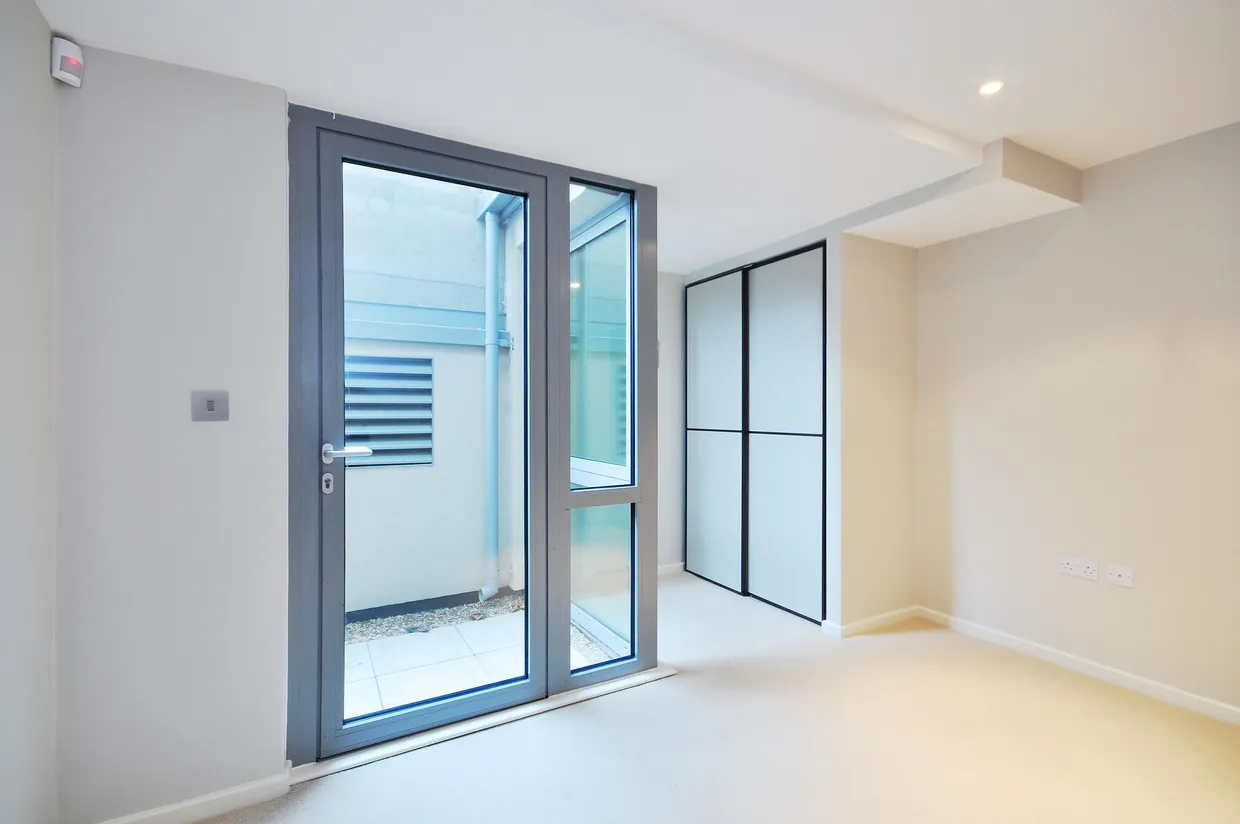 Blackthorn Avenue London N7 photo 3