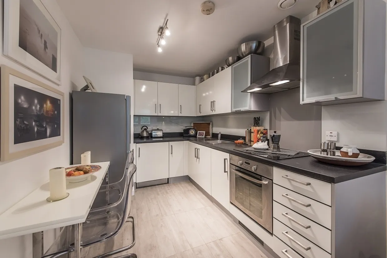 Grosvenor Waterside Chelsea SW1W photo 9