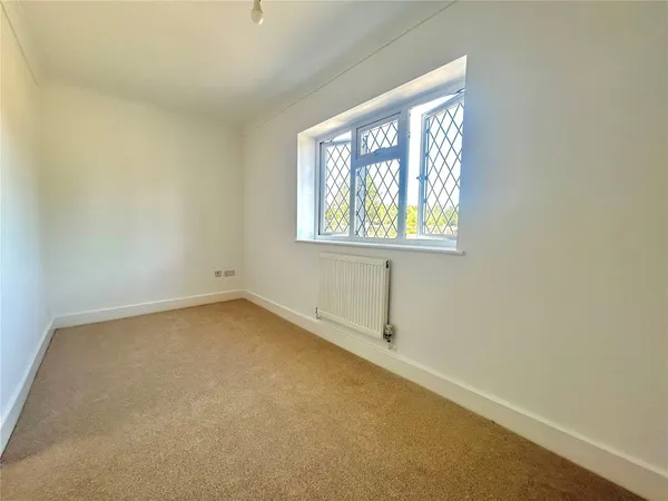 Moons Lane, Dormansland, RH7 photo 11