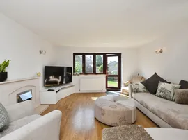 Turners Hill, Cheshunt, Waltham Cross thumb 2