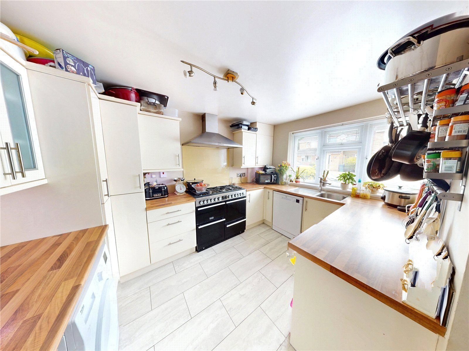 Halt Drive, Linford, Stanford-le-Hope, Essex, SS17 Image 8