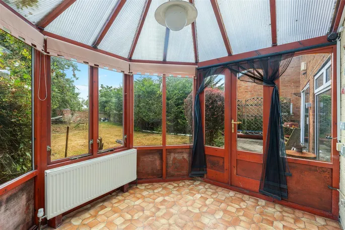 Property carousel image 5
