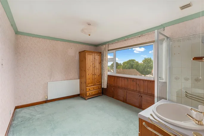 Property carousel image 9