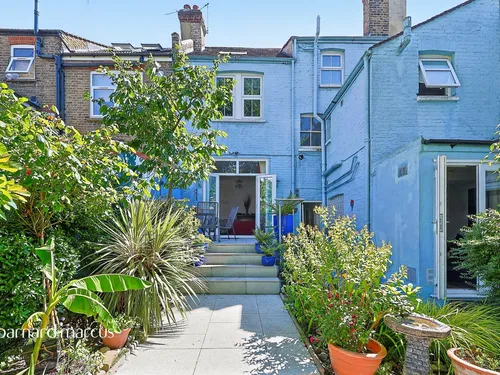 Upper Richmond Road West, East Sheen, Londonphoto