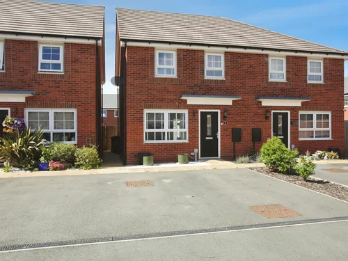 Emerald Close, Rugbyphoto