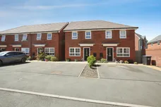 Emerald Close, Rugby