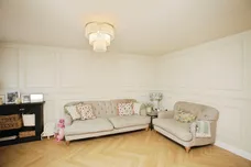 Emerald Close, Rugby
