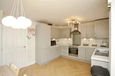 Emerald Close, Rugby