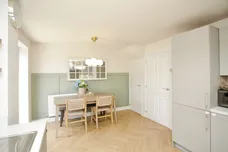 Emerald Close, Rugby