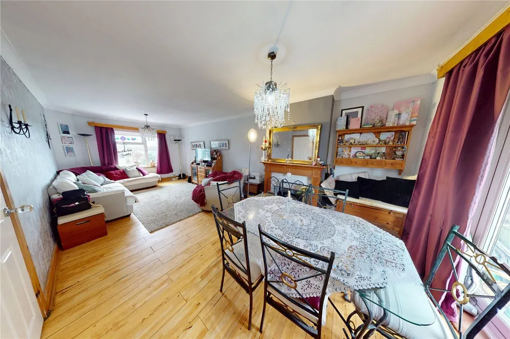 Property carousel item 4