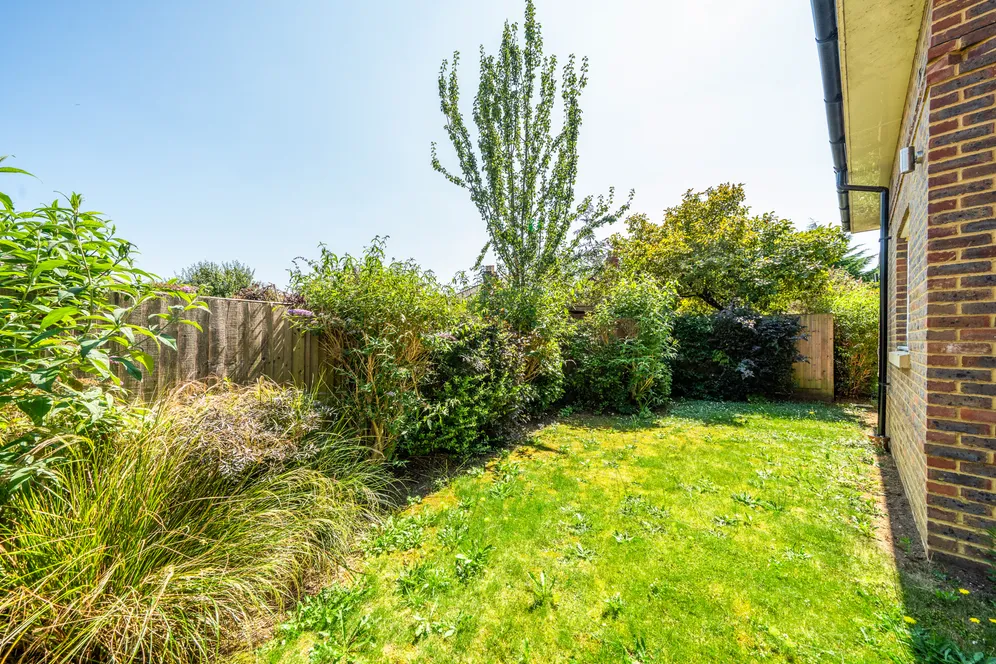 North Town Road, Maidenhead, SL6 photo 2