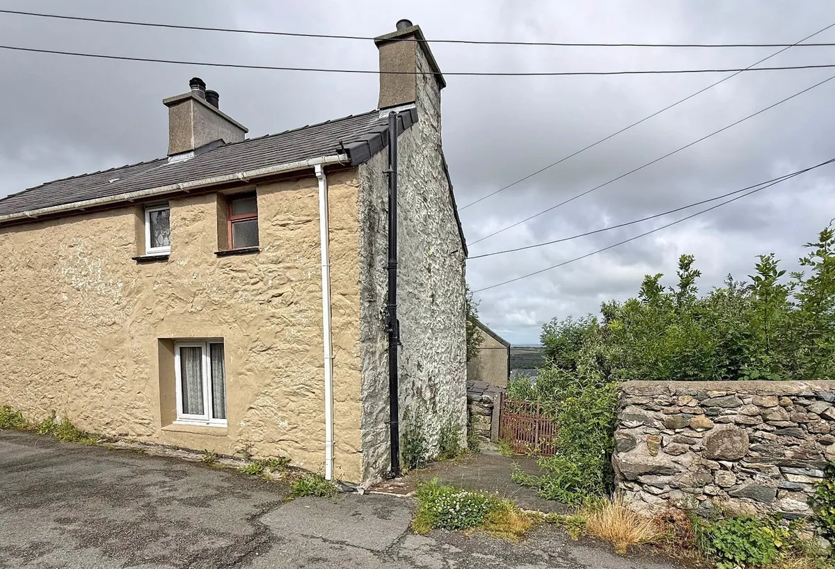 Chapel Street, Rhiwlas, Bangor, Gwynedd, LL57