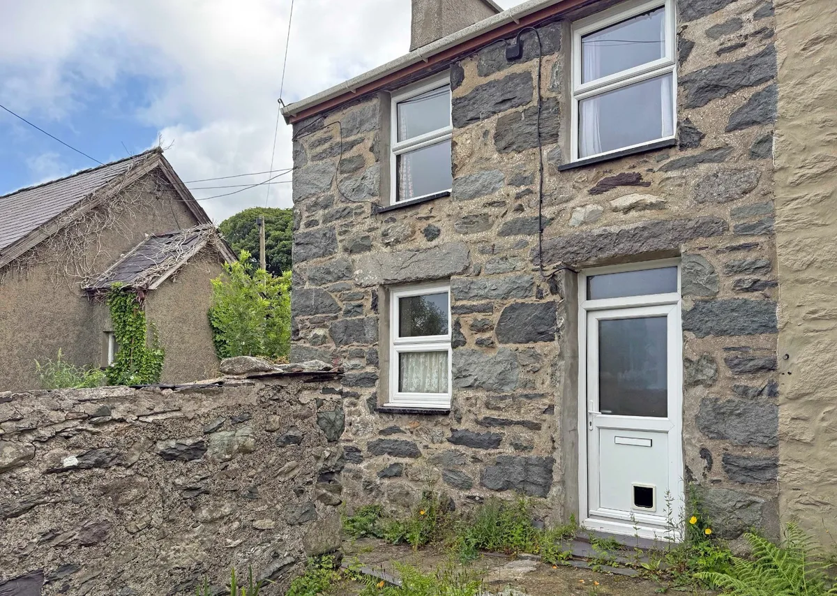 Chapel Street, Rhiwlas, Bangor, Gwynedd, LL57