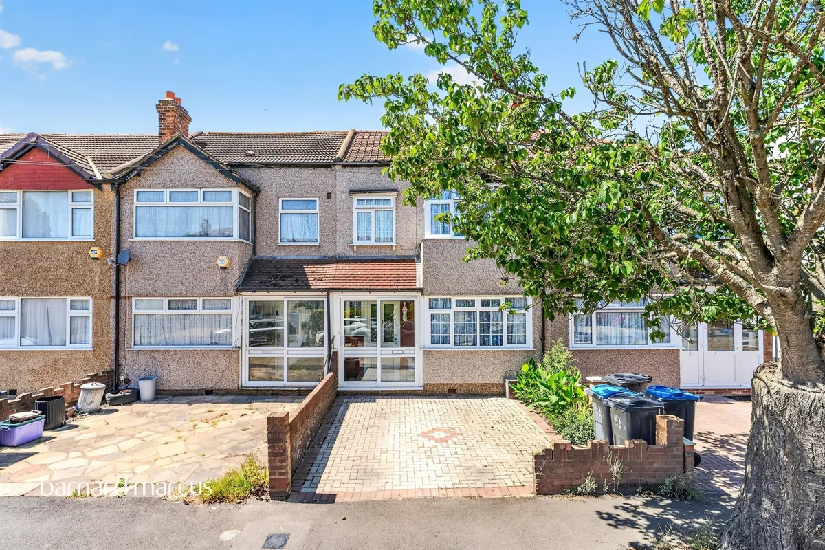 New Barns Avenue, Mitcham