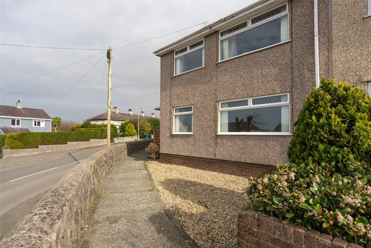 Bro Llewelyn, Llandegfan, Menai Bridge, Isle of Anglesey, LL59