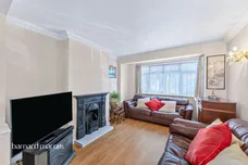 New Barns Avenue, Mitcham
