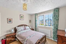 New Barns Avenue, Mitcham