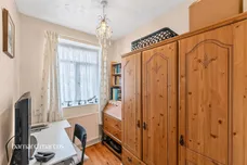 New Barns Avenue, Mitcham
