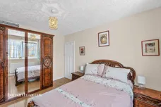 New Barns Avenue, Mitcham
