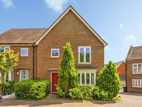 Goldfinch Road, Burgess Hillphoto