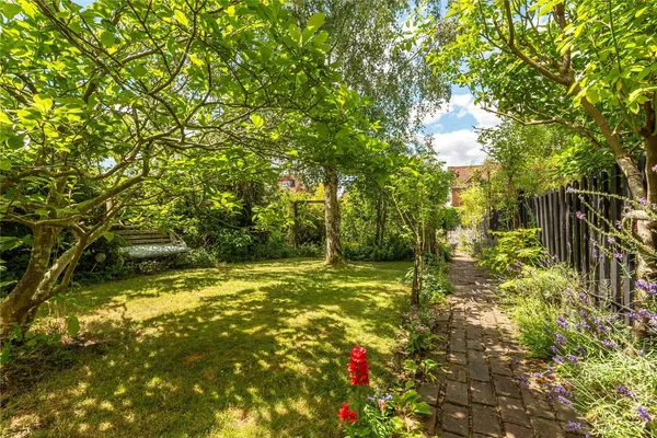 The Street, Ewhurst, GU6 photo 4