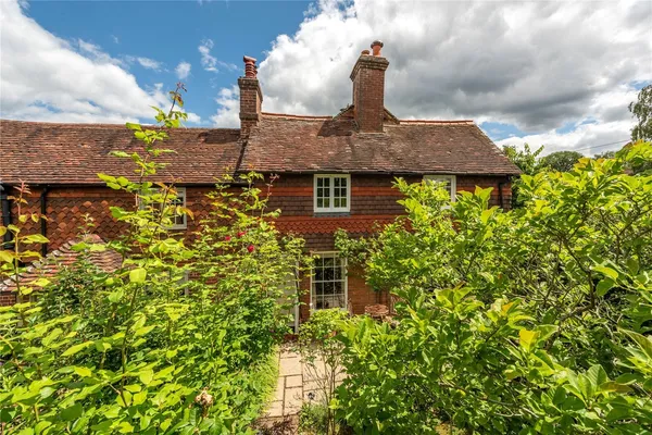The Street, Ewhurst, GU6 photo 13