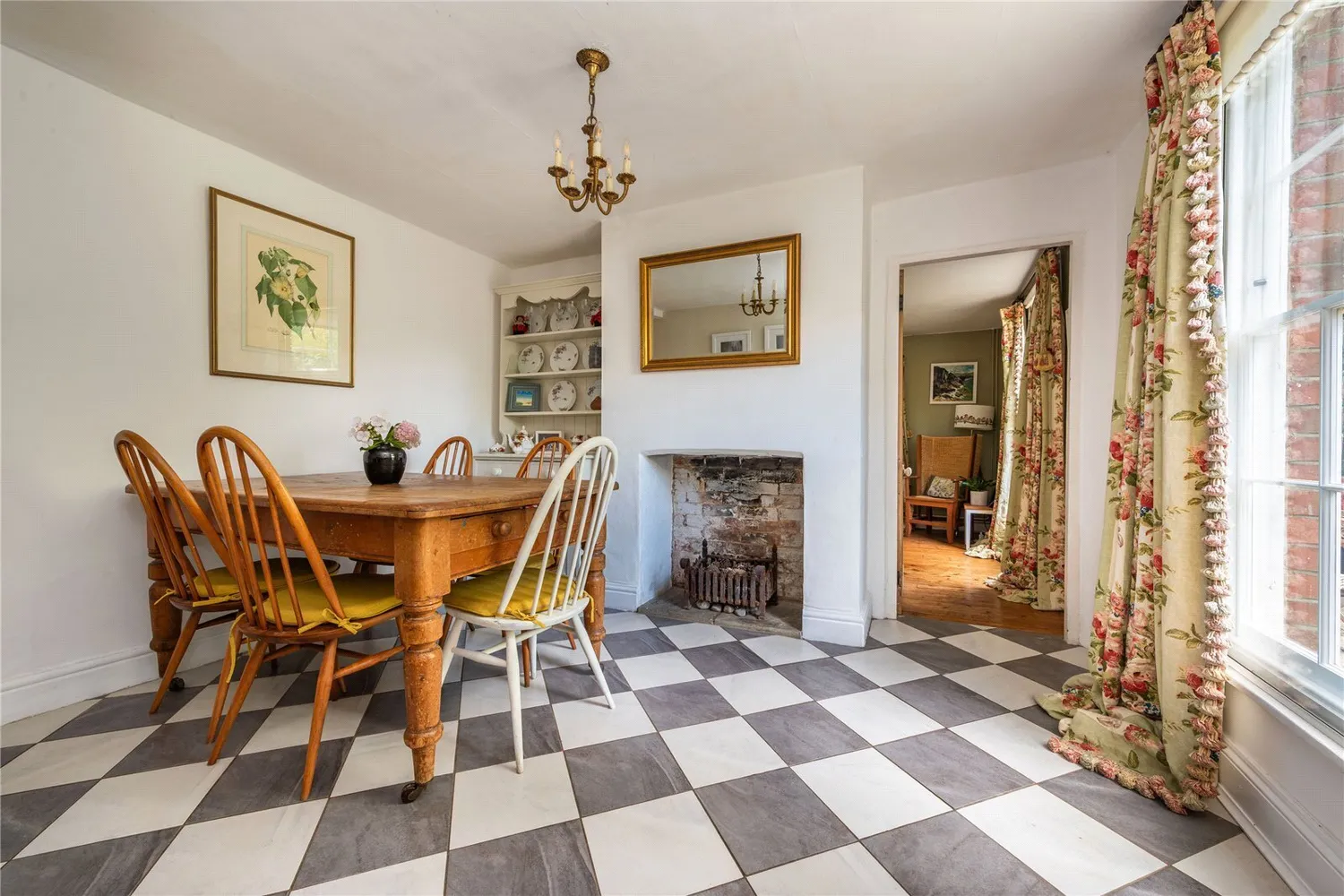 The Street, Ewhurst, GU6 photo 14