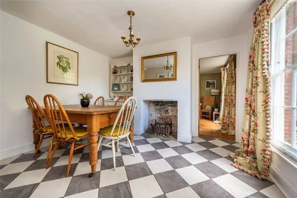 The Street, Ewhurst, GU6 photo 14